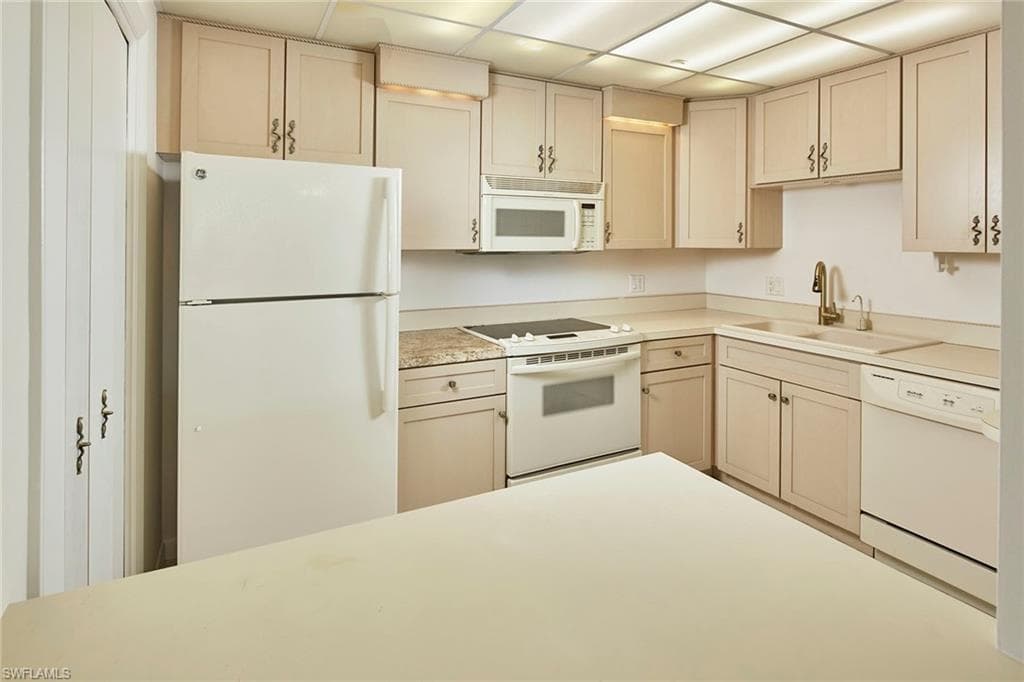 1919 Gulf Shore Blvd N 804, Naples, FL 34102-12