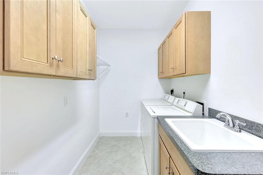 1330 Remington Way 11102, Naples, FL 34110-17
