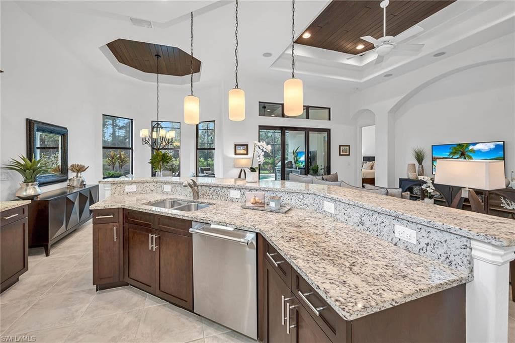 6231 Brunello Ln, Naples, FL 34113-1