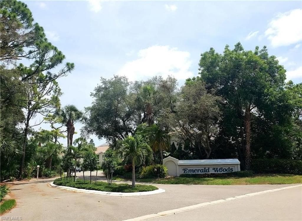 50 Emerald Woods Dr A9, Naples, FL 34108-32