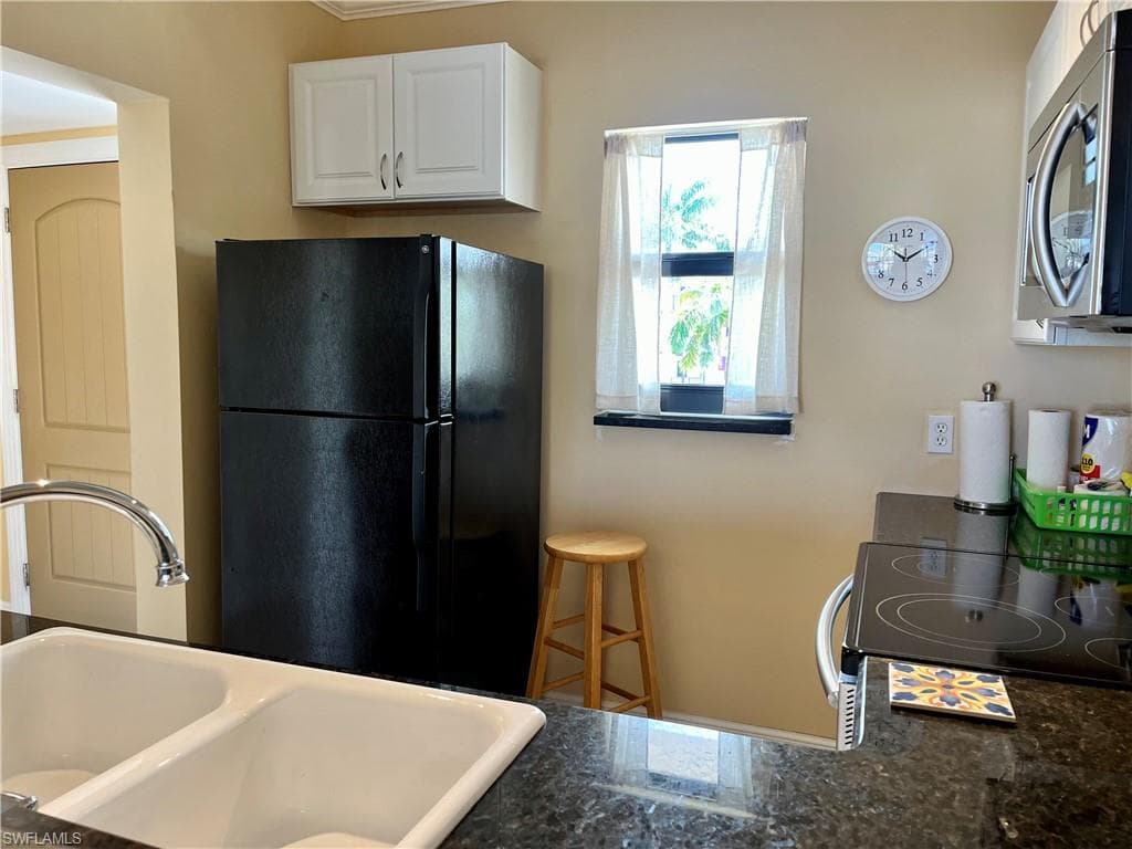 807 River Point Dr 204d, Naples, FL 34102-11