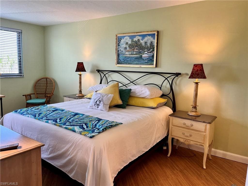 807 River Point Dr 204d, Naples, FL 34102-12