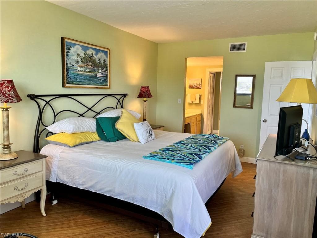 807 River Point Dr 204d, Naples, FL 34102-13