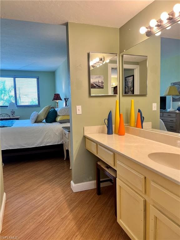 807 River Point Dr 204d, Naples, FL 34102-18