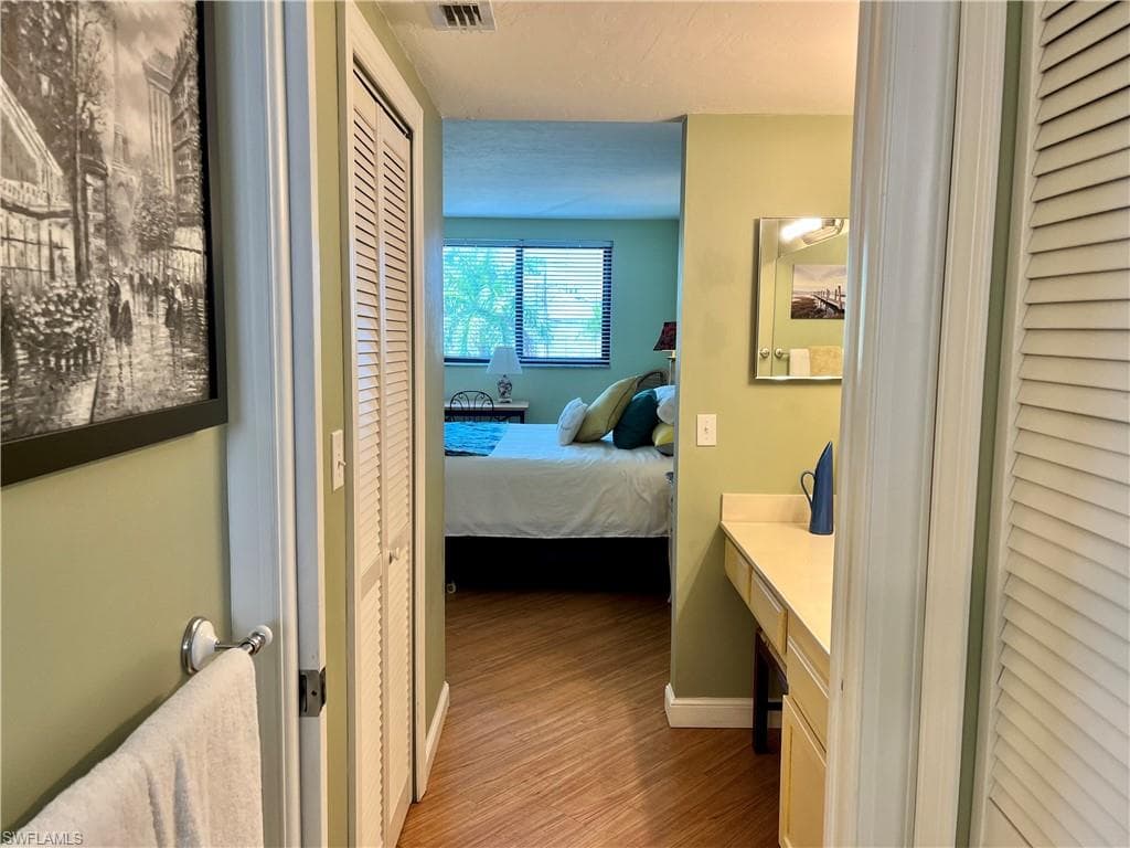 807 River Point Dr 204d, Naples, FL 34102-20