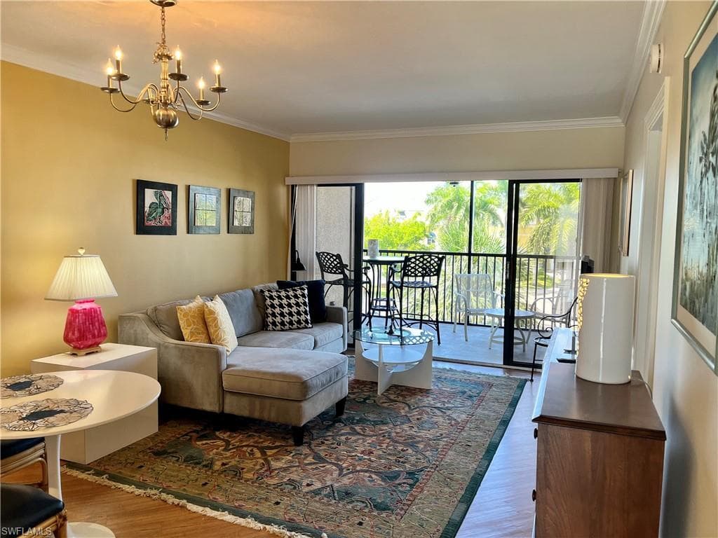 807 River Point Dr 204d, Naples, FL 34102-6