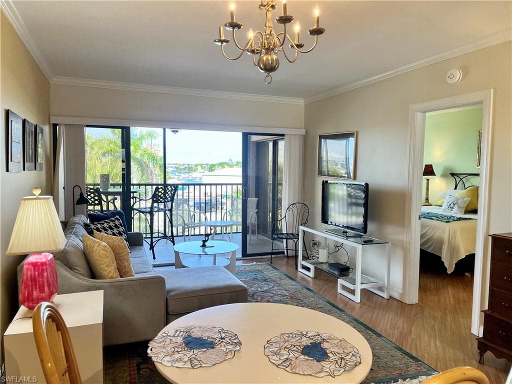 807 River Point Dr 204d, Naples, FL 34102-7