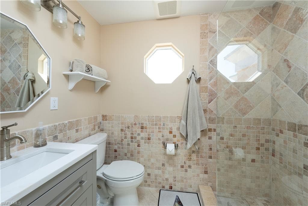7017 Rue De Marquis 44, Naples, FL 34108-10
