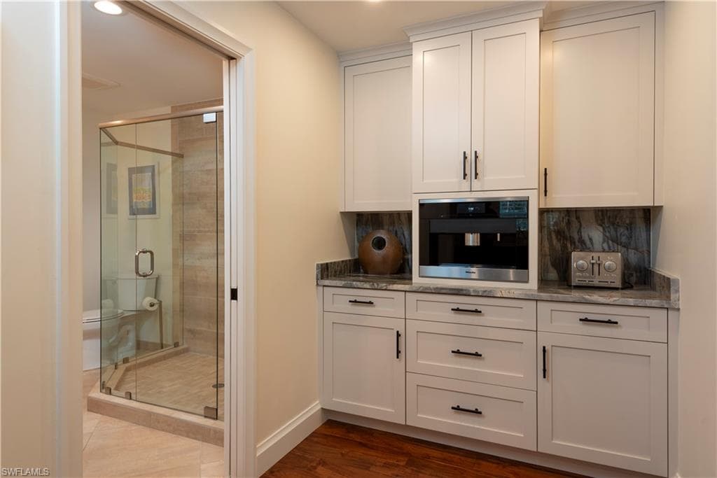 7017 Rue De Marquis 44, Naples, FL 34108-17