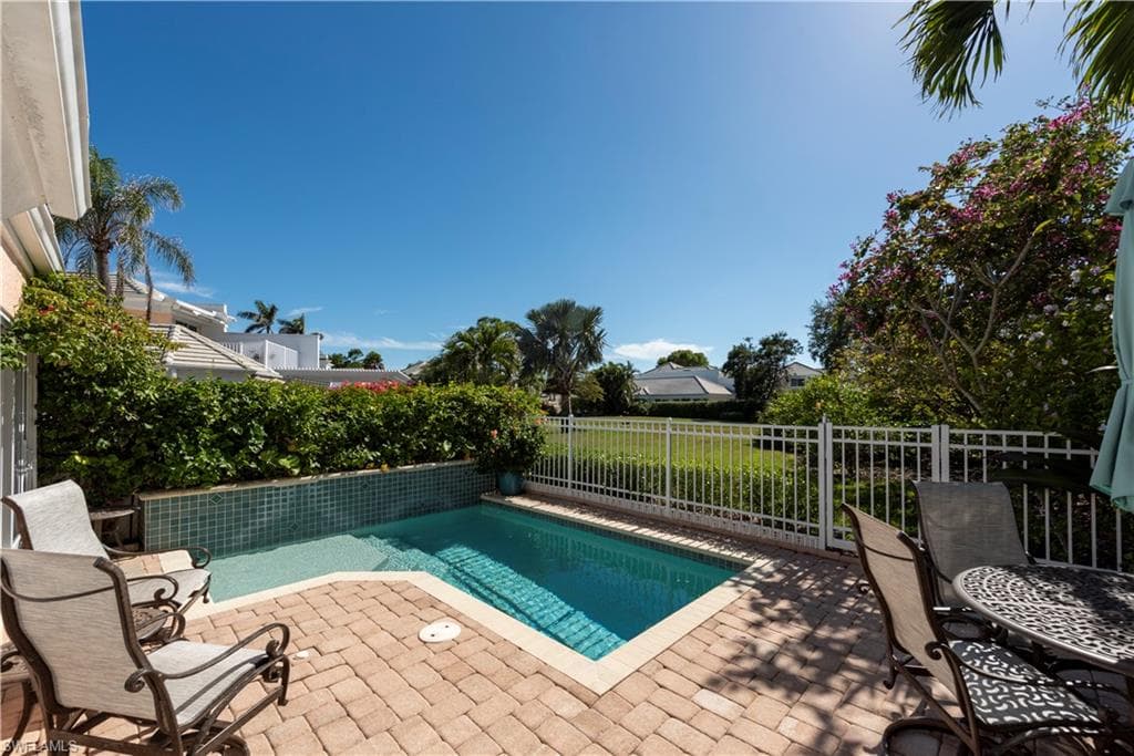 7017 Rue De Marquis 44, Naples, FL 34108-21