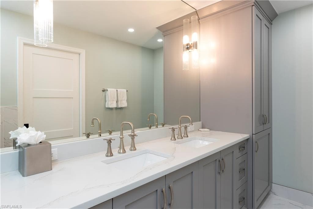 7017 Rue De Marquis 44, Naples, FL 34108-8