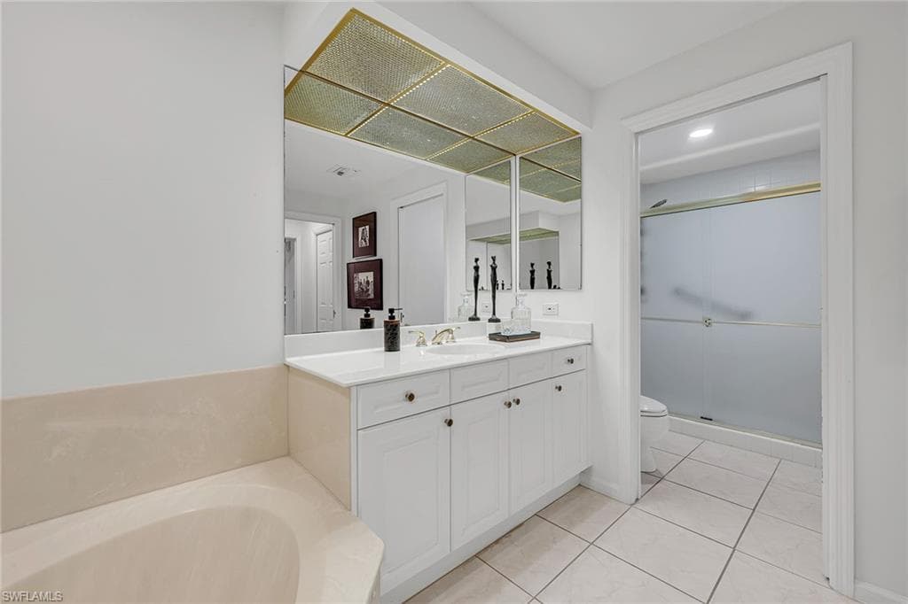 9790 Gulf Shore Dr 505, Naples, FL 34108-21