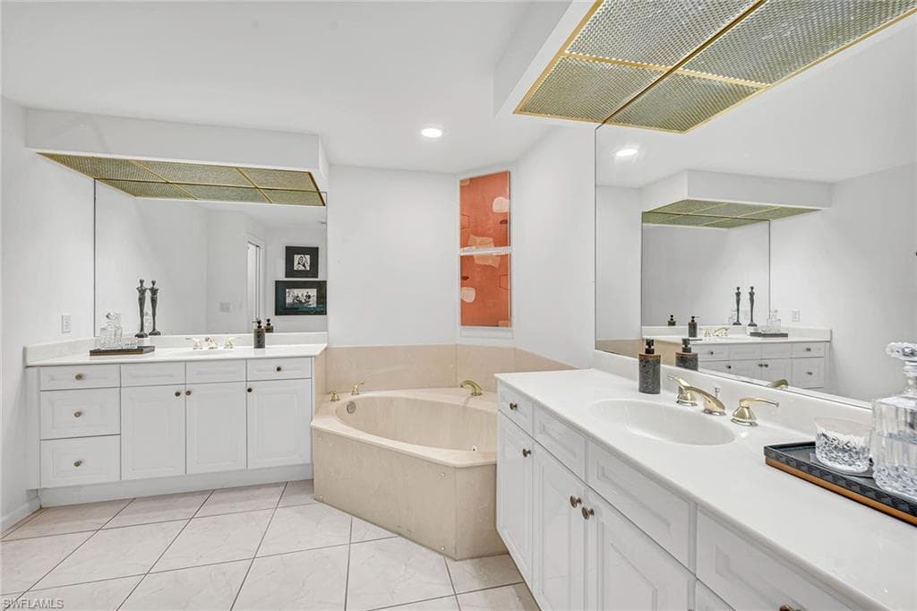 9790 Gulf Shore Dr 505, Naples, FL 34108-22