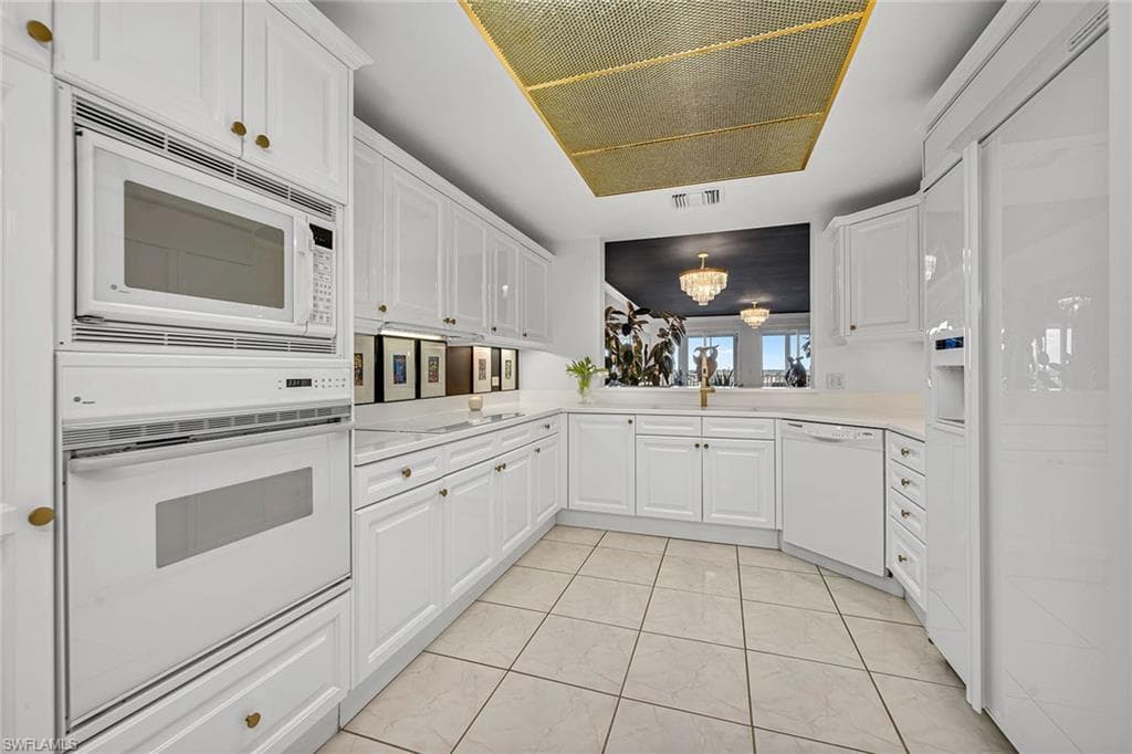 9790 Gulf Shore Dr 505, Naples, FL 34108-26