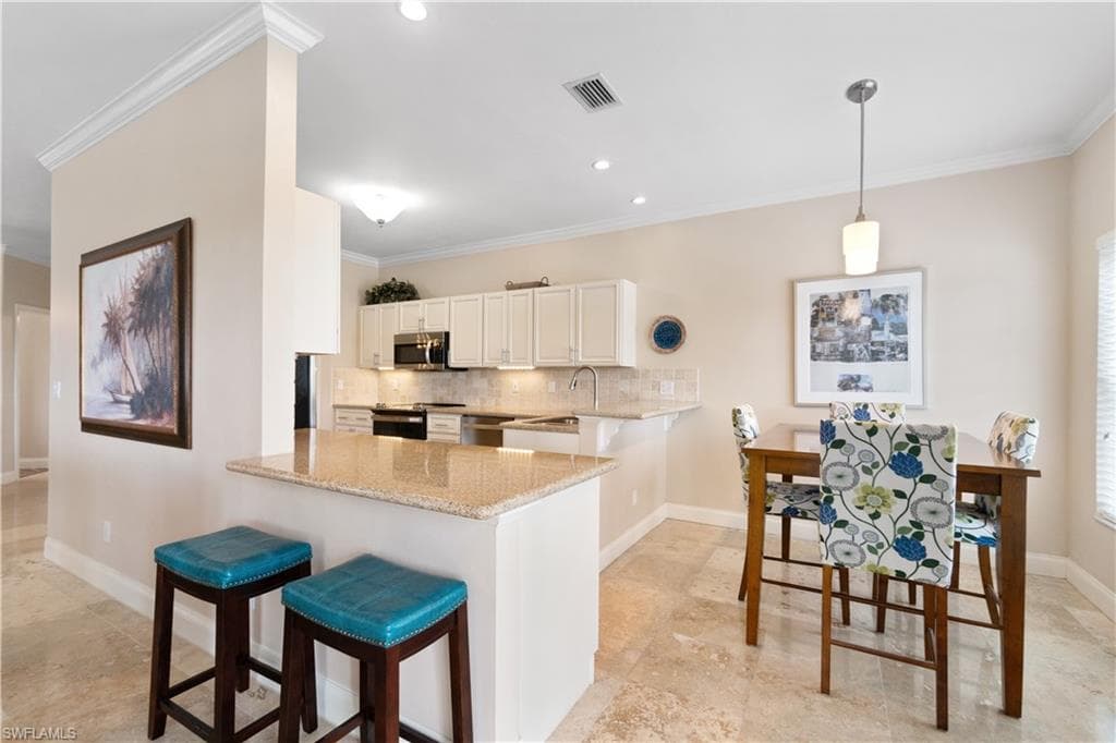 175 Barefoot Cir, Bonita Springs, FL 34134-16