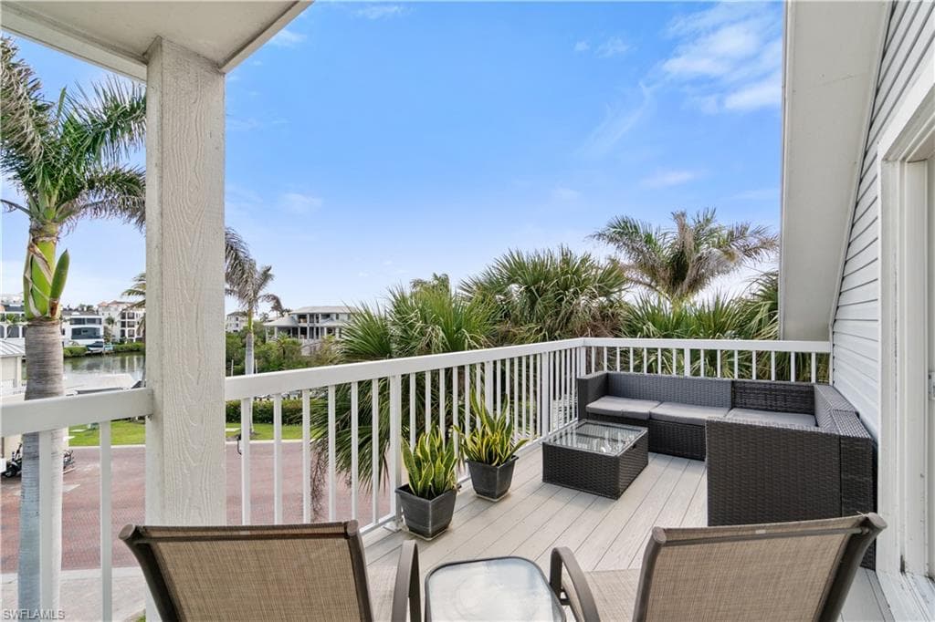 175 Barefoot Cir, Bonita Springs, FL 34134-24