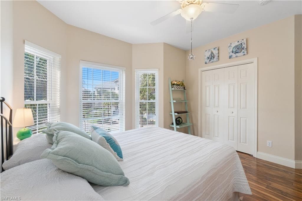 175 Barefoot Cir, Bonita Springs, FL 34134-25