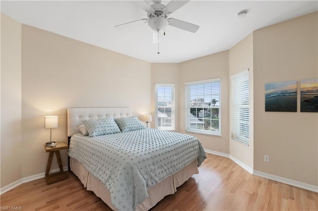175 Barefoot Cir, Bonita Springs, FL 34134-28