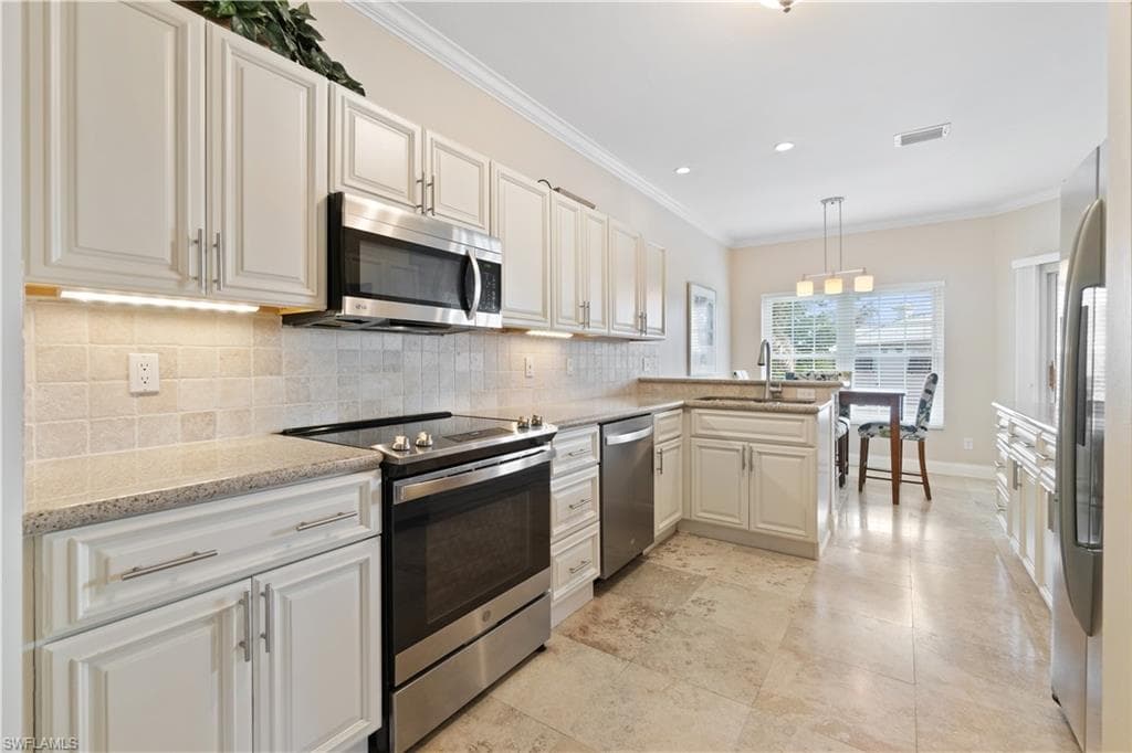 175 Barefoot Cir, Bonita Springs, FL 34134-4