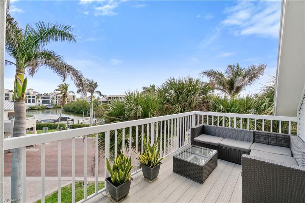 175 Barefoot Cir, Bonita Springs, FL 34134-7