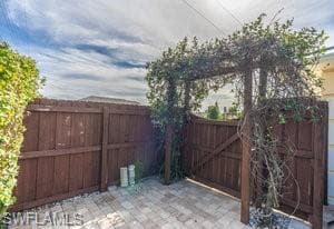 595 103rd Ave, Naples, FL 34108-26