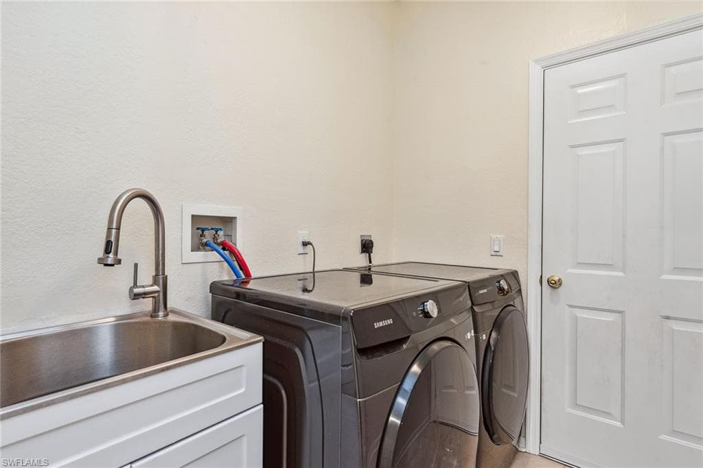 8599 Pepper Tree Way, Naples, FL 34114-22
