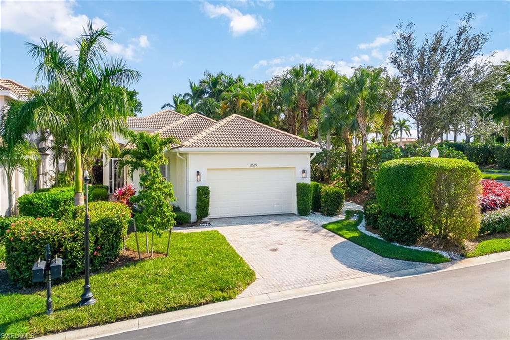 8599 Pepper Tree Way, Naples, FL 34114-27