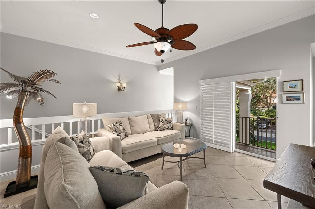 8453 Abbington Cir 821, Naples, FL 34108-14