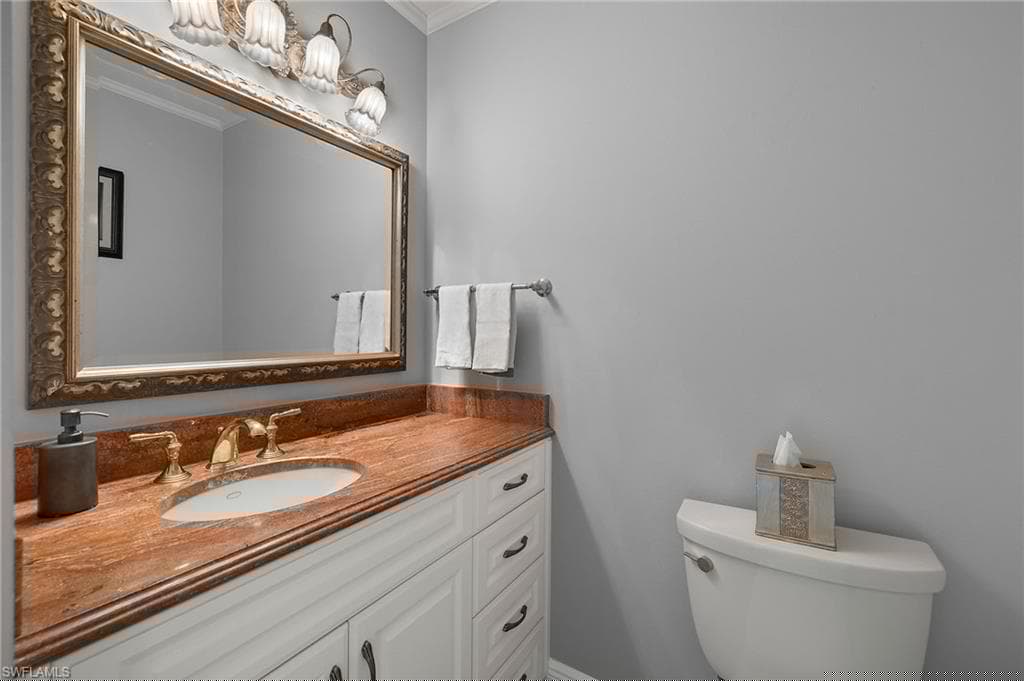 8453 Abbington Cir 821, Naples, FL 34108-16