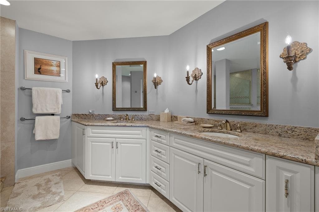 8453 Abbington Cir 821, Naples, FL 34108-20