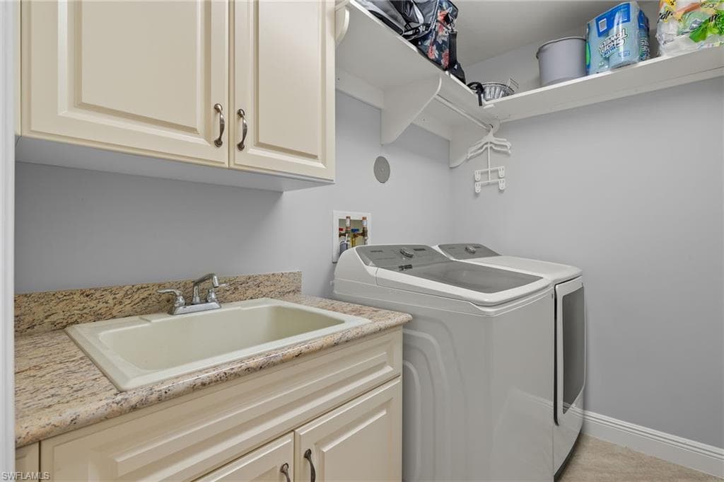 8453 Abbington Cir 821, Naples, FL 34108-25