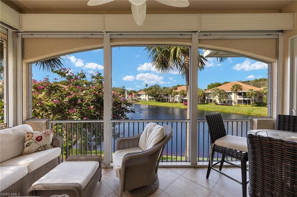 8453 Abbington Cir 821, Naples, FL 34108-26