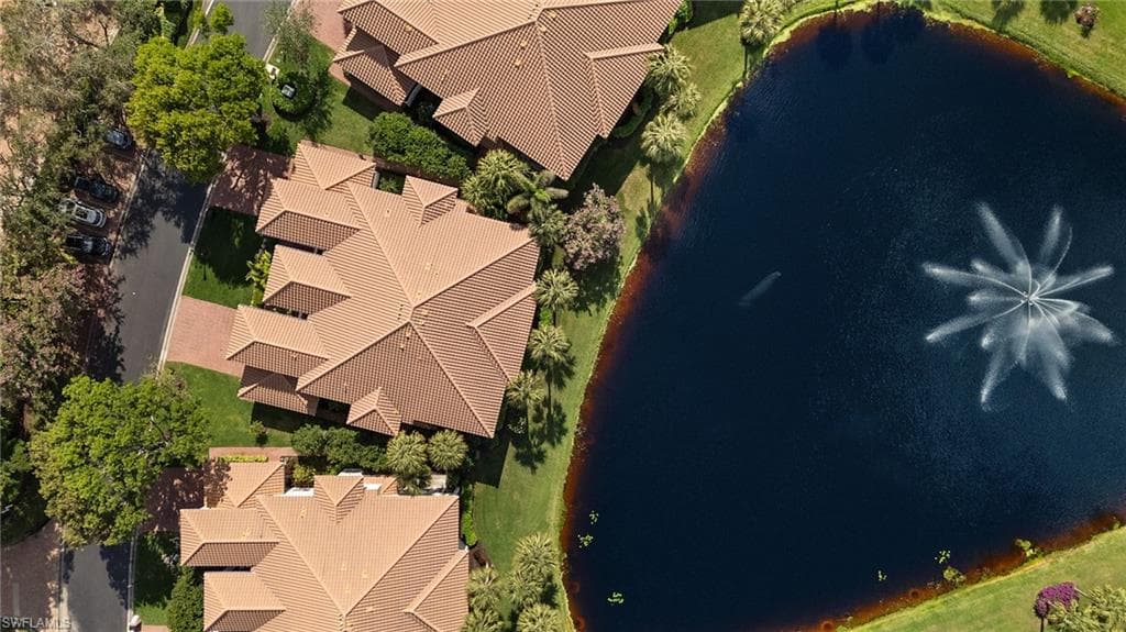 8453 Abbington Cir 821, Naples, FL 34108-29