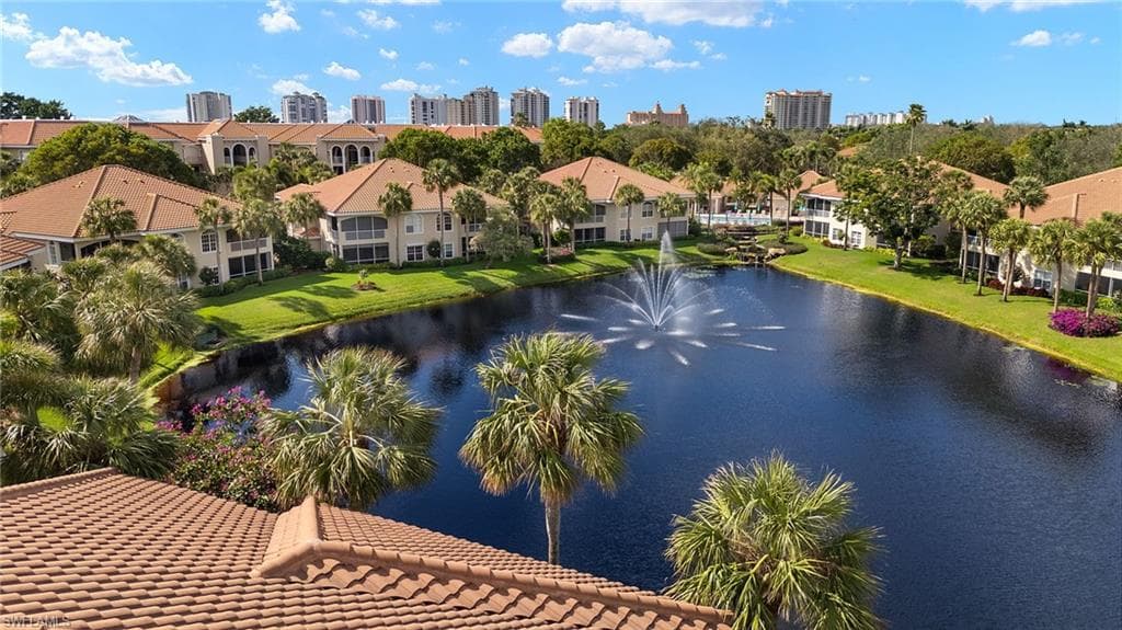 8453 Abbington Cir 821, Naples, FL 34108-31