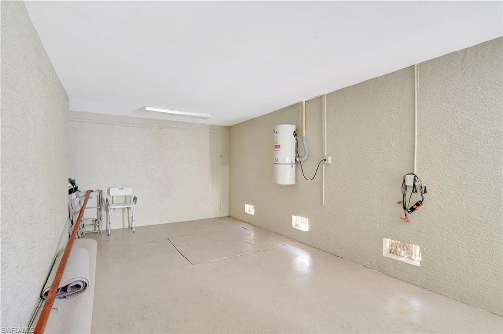 27041 Flamingo Dr, Bonita Springs, FL 34135-39