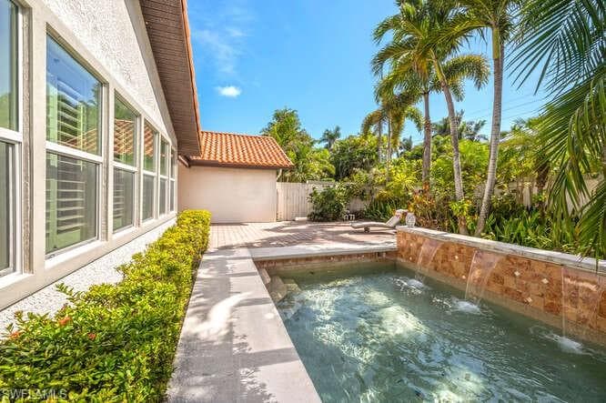 778 Broad Ct S, Naples, FL 34102-33