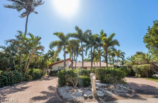 778 Broad Ct S, Naples, FL 34102-3