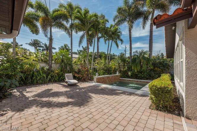 778 Broad Ct S, Naples, FL 34102-40
