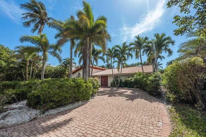 778 Broad Ct S, Naples, FL 34102-4