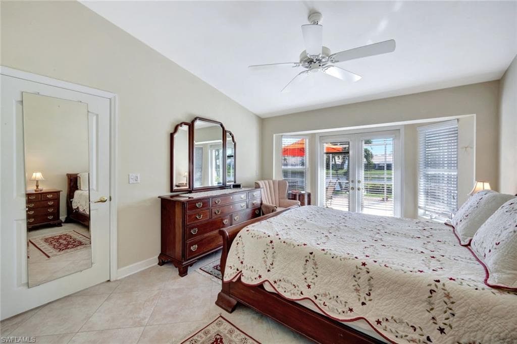 538 Captn Kate Ct 25, Naples, FL 34110-19