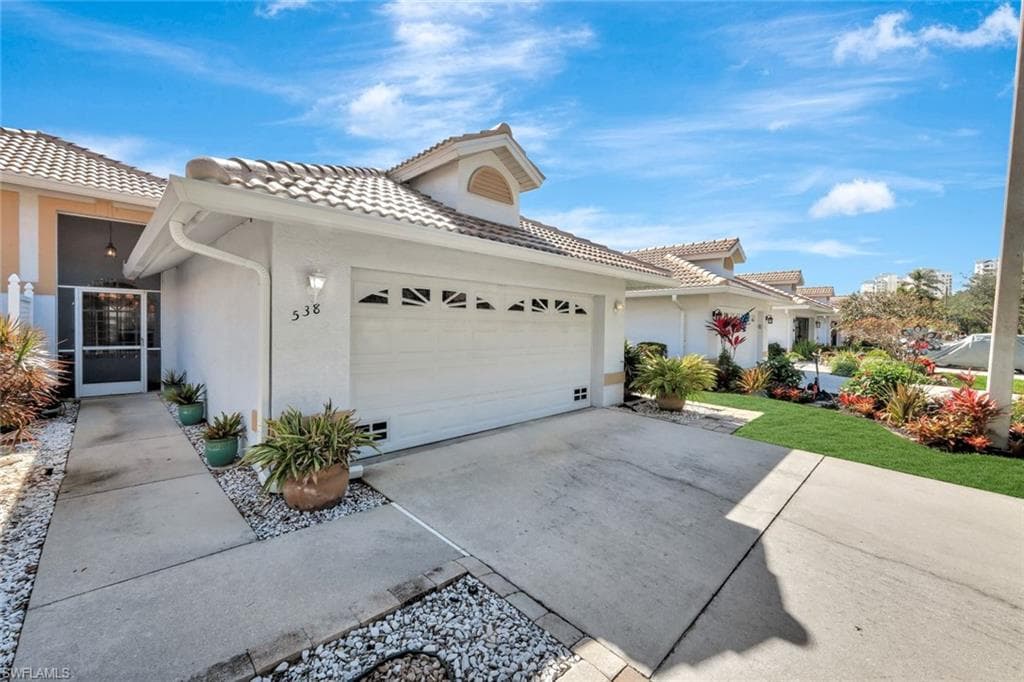 538 Captn Kate Ct 25, Naples, FL 34110-2