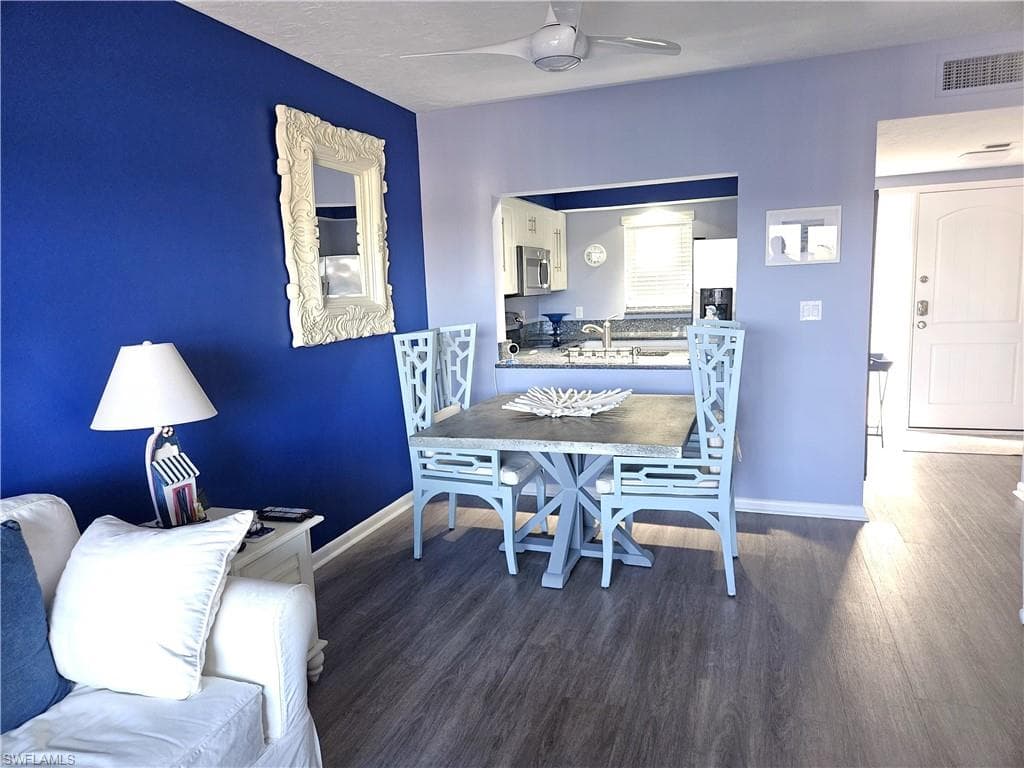 805 River Point Dr 304c, Naples, FL 34102-6