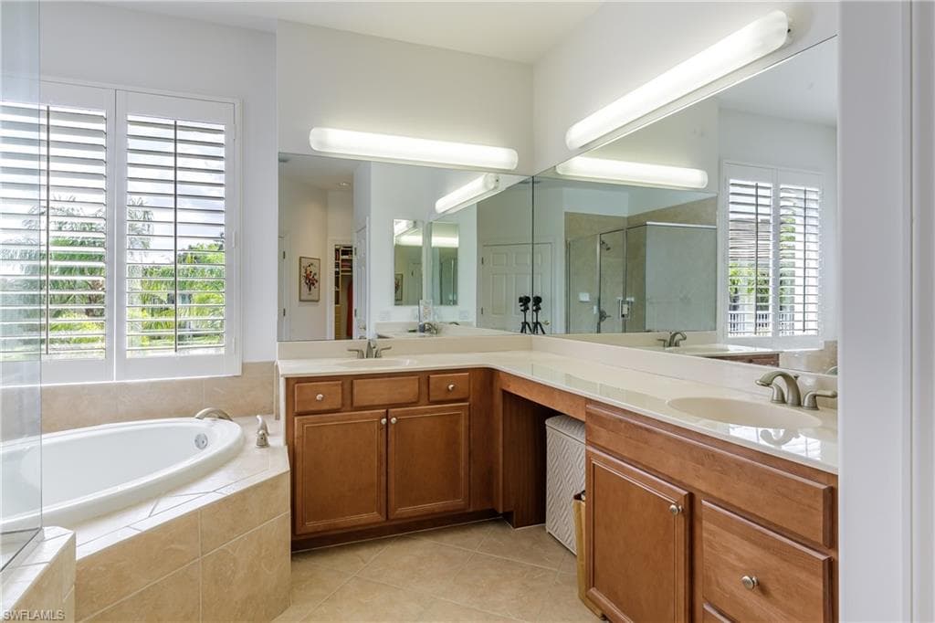 28652 San Lucas Ln 202, Bonita Springs, FL 34135-20