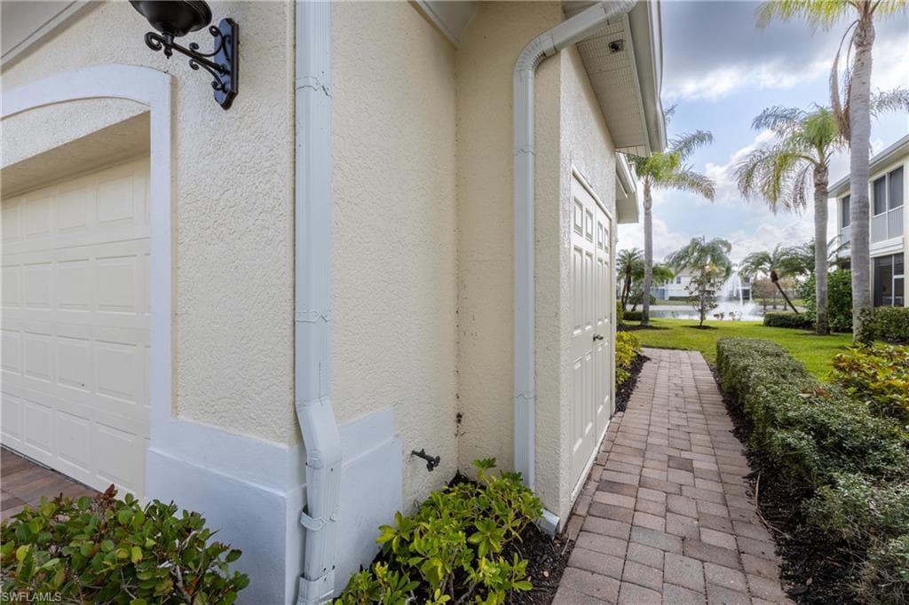 28652 San Lucas Ln 202, Bonita Springs, FL 34135-3