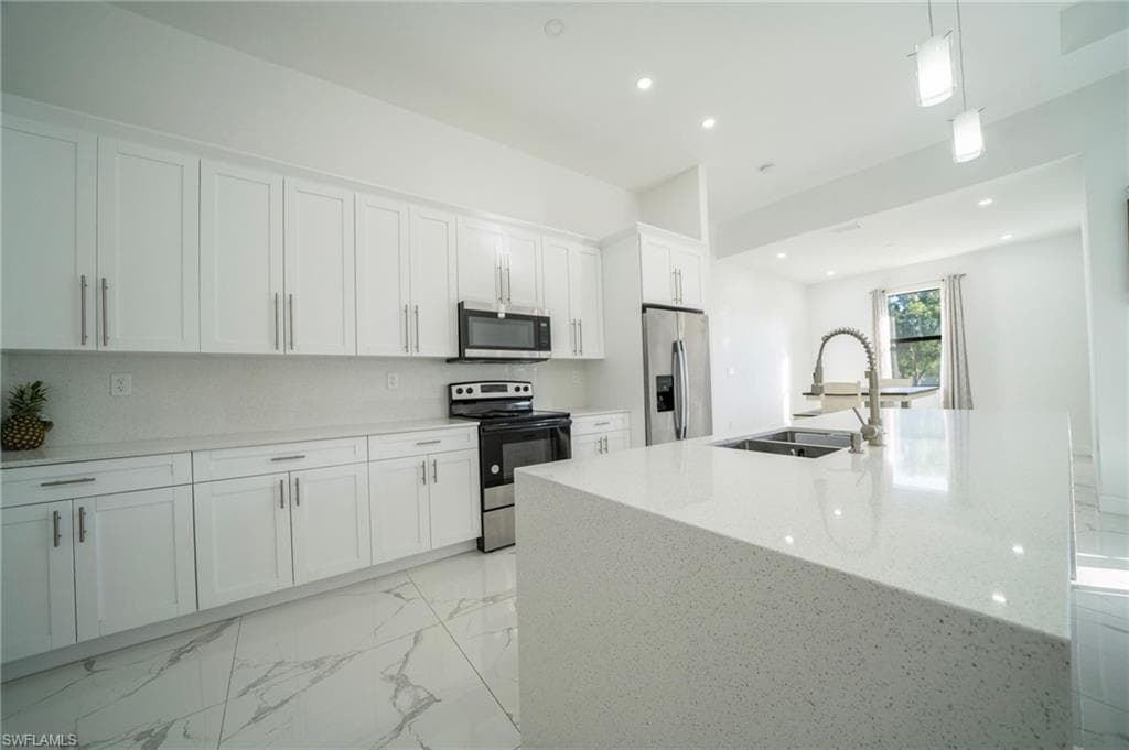 2915 5th St SW, Lehigh Acres, FL 33976-13