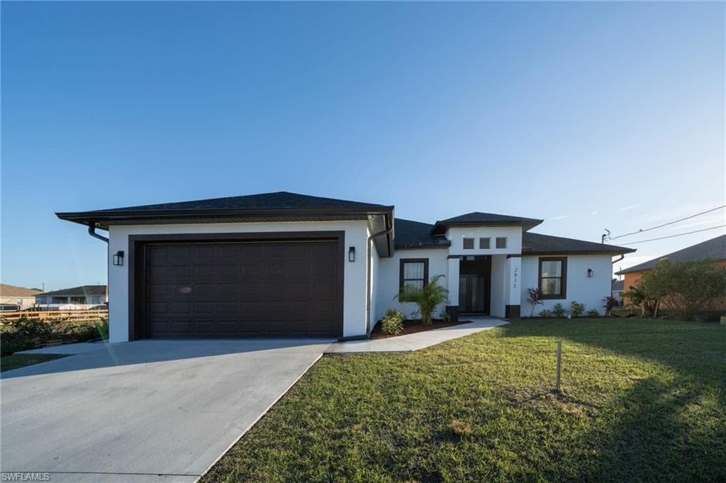 2915 5th St SW, Lehigh Acres, FL 33976-2
