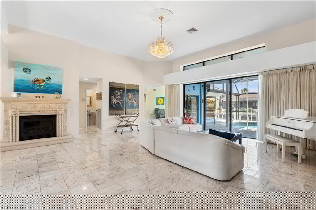 248 Seminole Ct, Marco Island, FL 34145-12