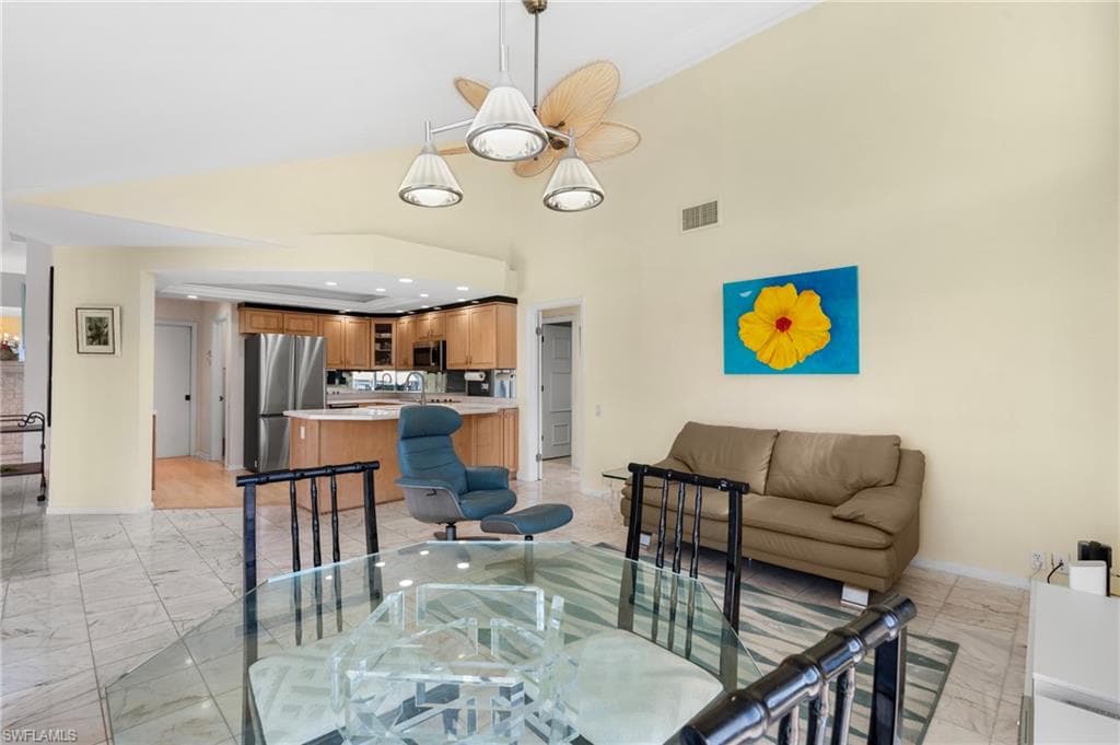 248 Seminole Ct, Marco Island, FL 34145-16