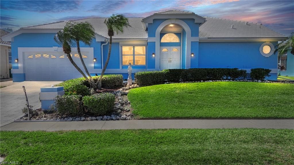 248 Seminole Ct, Marco Island, FL 34145-1