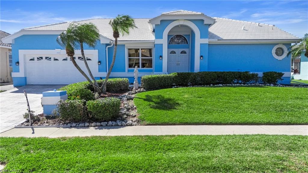 248 Seminole Ct, Marco Island, FL 34145-3